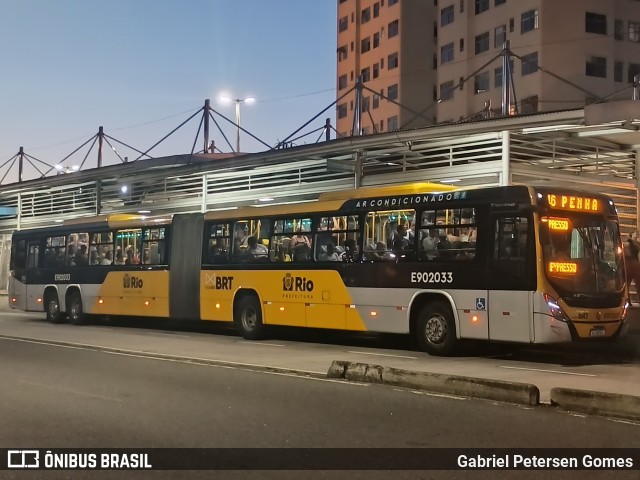 Mobi Rio E902033 na cidade de Rio de Janeiro, Rio de Janeiro, Brasil, por Gabriel Petersen Gomes. Número da foto: #12546645.