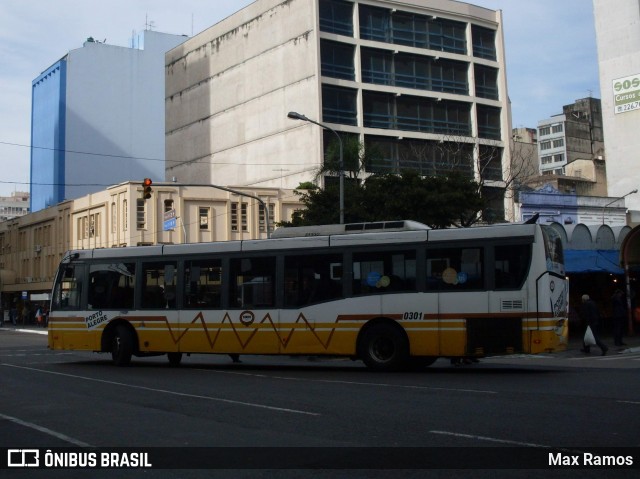 Companhia Carris Porto-Alegrense 0301 na cidade de Porto Alegre, Rio Grande do Sul, Brasil, por Max Ramos. Número da foto: #12546730.