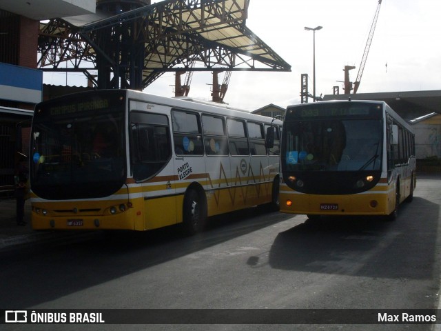 Companhia Carris Porto-Alegrense 0252 na cidade de Porto Alegre, Rio Grande do Sul, Brasil, por Max Ramos. Número da foto: #12546735.