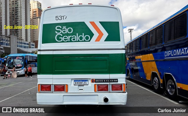 Ônibus Particulares 5317 na cidade de Barueri, São Paulo, Brasil, por Carlos Júnior. Número da foto: #12606549.