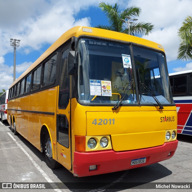 Ônibus Particulares 42011 na cidade de Barueri, São Paulo, Brasil, por Michel Nowacki. Número da foto: #12606495.