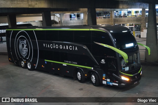Viação Garcia 90010 na cidade de Curitiba, Paraná, Brasil, por Diogo Viec. Número da foto: #12603360.