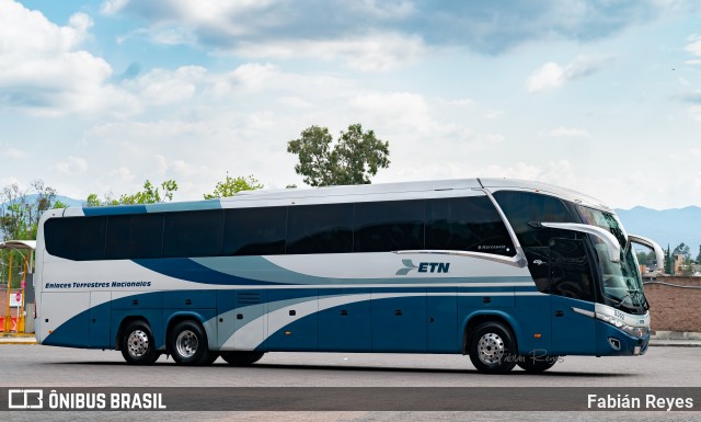 ETN - Enlaces Terrestres Nacionales 5302 na cidade de Morelia, Michoacán, México, por Fabián Reyes. Número da foto: #12633680.
