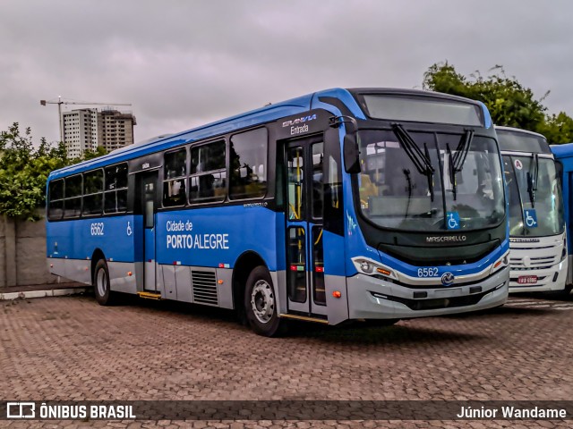 Nortran Transportes Coletivos 6562 na cidade de Porto Alegre, Rio Grande do Sul, Brasil, por Júnior Wandame. Número da foto: #12635071.