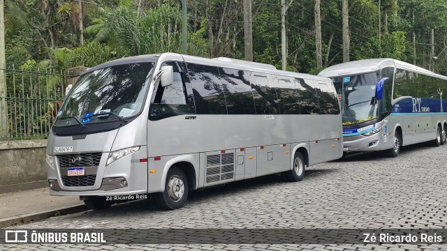Rio Deluxe Shuttle 4E37 na cidade de Petrópolis, Rio de Janeiro, Brasil, por Zé Ricardo Reis. Número da foto: #12638529.