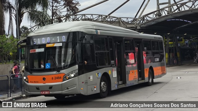 Viação Gato Preto 8 2484 na cidade de São Paulo, São Paulo, Brasil, por Adriano Gonçalves Soares Dos Santos. Número da foto: #12639811.