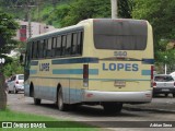 Viação Lopes 560 na cidade de Nova Era, Minas Gerais, Brasil, por Adrian Sena. Número da foto: #:id.