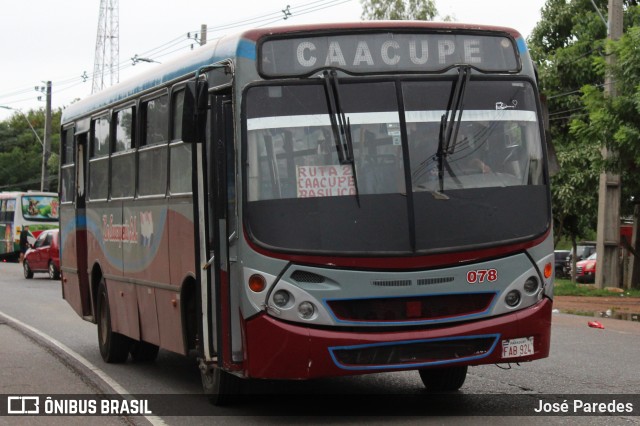Empresa de Transporte La Caacupeña S.A. 078 na cidade de Caacupé, Cordillera, Paraguai, por José Paredes. Número da foto: #12643681.