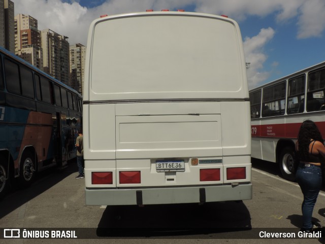 Ônibus Particulares BTT6E36 na cidade de Barueri, São Paulo, Brasil, por Cleverson Giraldi. Número da foto: #12643097.