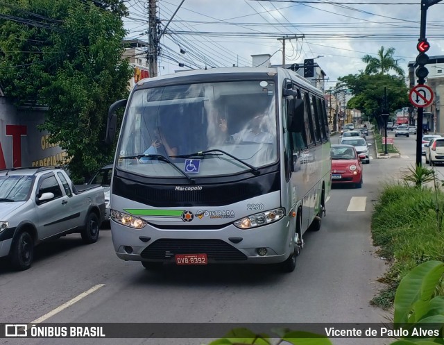 Distrada Tur 2230 na cidade de Divinópolis, Minas Gerais, Brasil, por Vicente de Paulo Alves. Número da foto: #12643242.