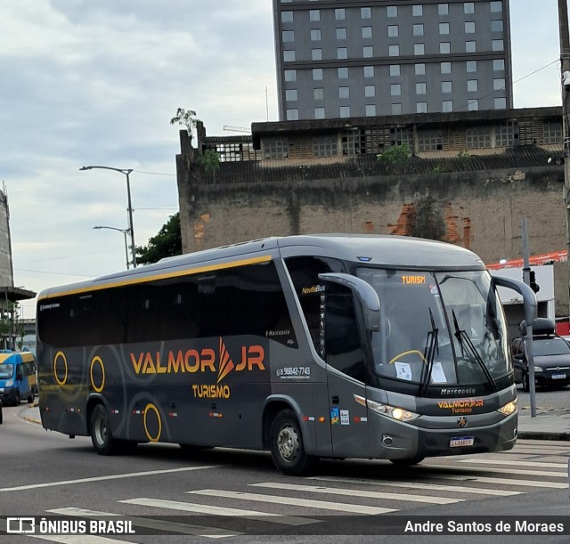 Valmor Jr Turismo B01 na cidade de Rio de Janeiro, Rio de Janeiro, Brasil, por Andre Santos de Moraes. Número da foto: #12643057.