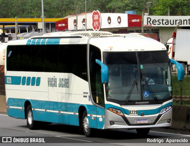 Viação Jacareí 8229 na cidade de Aparecida, São Paulo, Brasil, por Rodrigo  Aparecido. Número da foto: #12644561.
