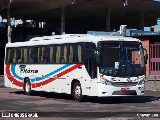 Expresso Vitória de Transportes 13043 na cidade de Porto Alegre, Rio Grande do Sul, Brasil, por Shayan Lee. Número da foto: #12643566.