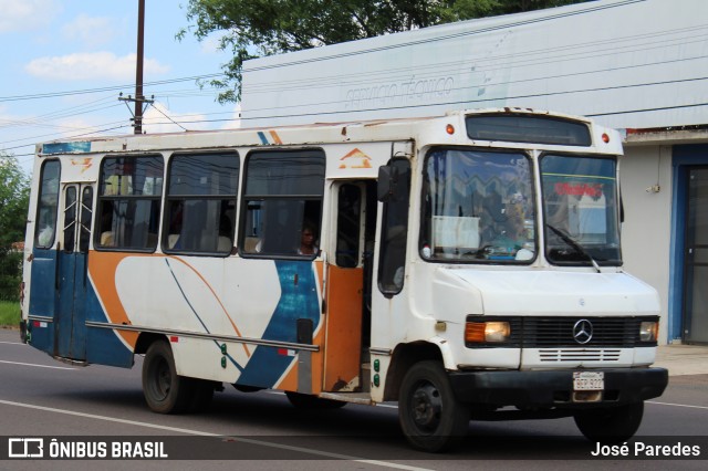 Autobuses sin identificación - Paraguai 000 na cidade de Ypacaraí, Central, Paraguai, por José Paredes. Número da foto: #12642727.