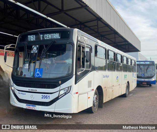 Transporte Urbano São Miguel 2061 na cidade de Uberlândia, Minas Gerais, Brasil, por Matheus Henrique. Número da foto: #12645699.
