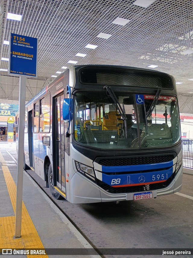 BB Transportes e Turismo 5951 na cidade de Barueri, São Paulo, Brasil, por jessé pereira. Número da foto: #12647848.