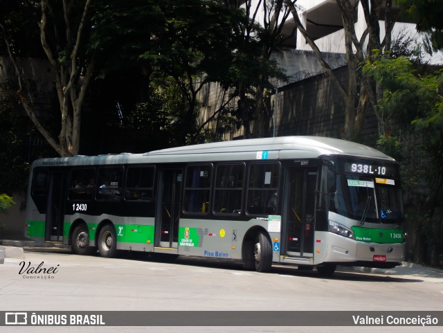Viação Gato Preto 1 2430 na cidade de São Paulo, São Paulo, Brasil, por Valnei Conceição. Número da foto: #12646672.