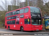 London United ADE40494 na cidade de Ealing, Greater London, Inglaterra, por Fábio Takahashi Tanniguchi. Número da foto: #12647610.