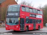 London United ADE40411 na cidade de Ealing, Greater London, Inglaterra, por Fábio Takahashi Tanniguchi. Número da foto: #12647605.