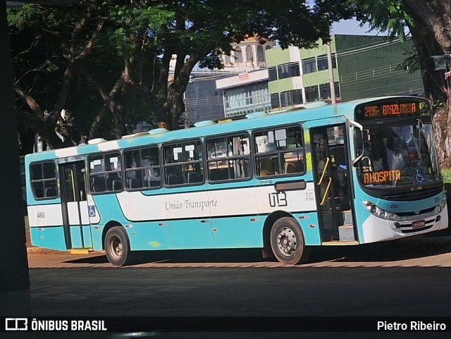 UTB - União Transporte Brasília 4860 na cidade de Brazlândia, Distrito Federal, Brasil, por Pietro Ribeiro. Número da foto: #12648114.