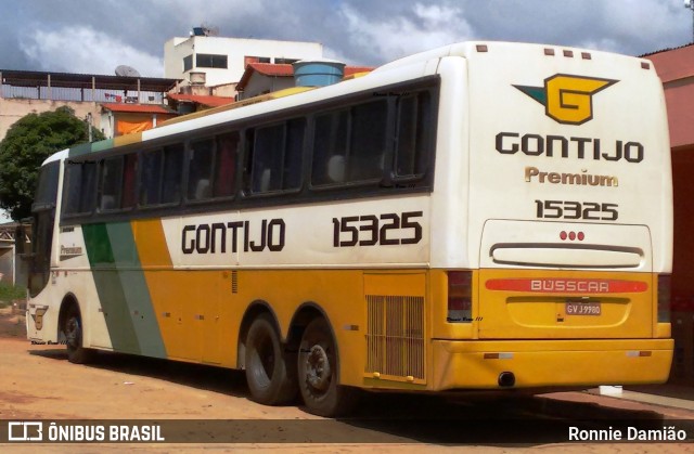 Empresa Gontijo de Transportes 15325 na cidade de Virgem da Lapa, Minas Gerais, Brasil, por Ronnie Damião. Número da foto: #12648809.