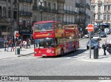 City Sightseeing Lisbon SN na cidade de Porto, Porto, Portugal, por Vítor Vaz. Número da foto: #12649066.