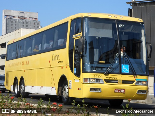 Viação Itapemirim 44093 na cidade de Rio de Janeiro, Rio de Janeiro, Brasil, por Leonardo Alecsander. Número da foto: #12654004.