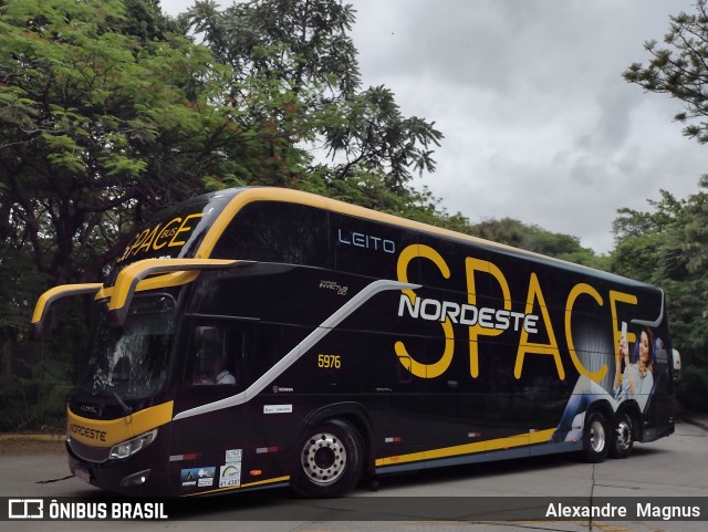 Expresso Nordeste 5976 na cidade de São Paulo, São Paulo, Brasil, por Alexandre  Magnus. Número da foto: #12656171.