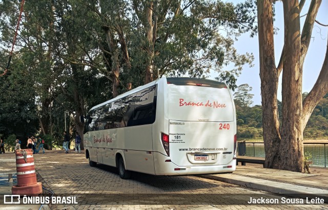 Branca de Neve Turismo 240 na cidade de São Paulo, São Paulo, Brasil, por Jackson Sousa Leite. Número da foto: #12655661.