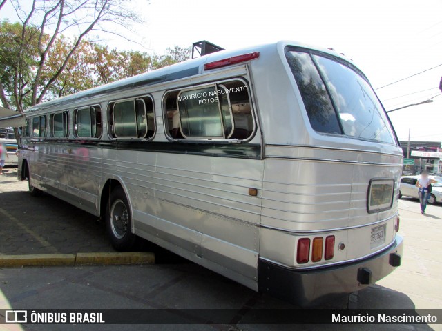 Ônibus Particulares 3647 na cidade de Divinópolis, Minas Gerais, Brasil, por Maurício Nascimento. Número da foto: #12656133.