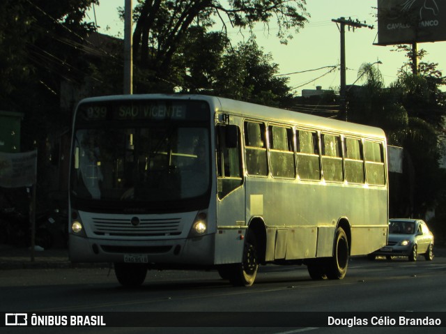 Ônibus Particulares 9518 na cidade de Sabará, Minas Gerais, Brasil, por Douglas Célio Brandao. Número da foto: #12608444.