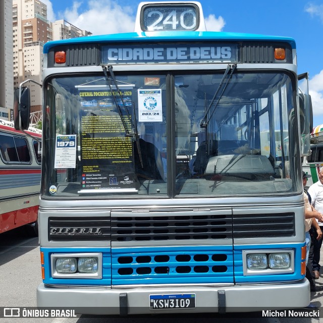 Ônibus Particulares 47644 na cidade de Barueri, São Paulo, Brasil, por Michel Nowacki. Número da foto: #12609607.
