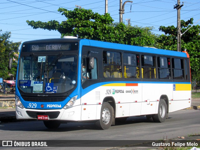 Empresa Pedrosa 929 na cidade de Recife, Pernambuco, Brasil, por Gustavo Felipe Melo. Número da foto: #12608533.