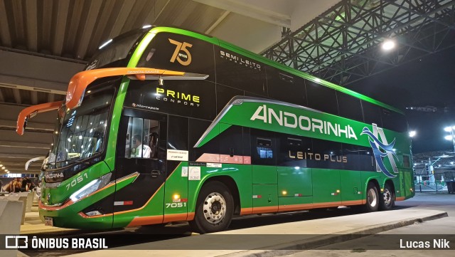Empresa de Transportes Andorinha 7051 na cidade de Santos, São Paulo, Brasil, por Lucas Nik. Número da foto: #12609811.