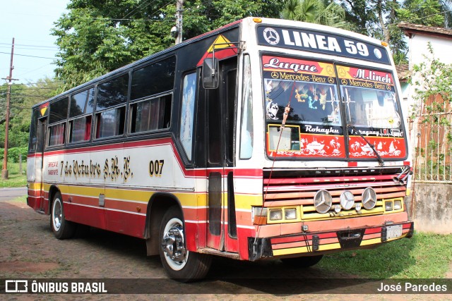7 de Octubre - Linea 59 007 na cidade de Caacupé, Cordillera, Paraguai, por José Paredes. Número da foto: #12657308.