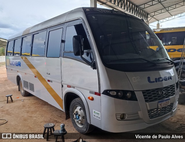 Líder Turismo 02 na cidade de Santo Antônio do Monte, Minas Gerais, Brasil, por Vicente de Paulo Alves. Número da foto: #12656386.