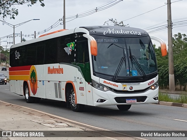 Madureira Turismo e Locadora de Veículos 4000 na cidade de Cotia, São Paulo, Brasil, por David Macedo Rocha. Número da foto: #12657508.