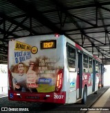 Transporte Urbano São Miguel 2037 na cidade de Uberlândia, Minas Gerais, Brasil, por Andre Santos de Moraes. Número da foto: #:id.