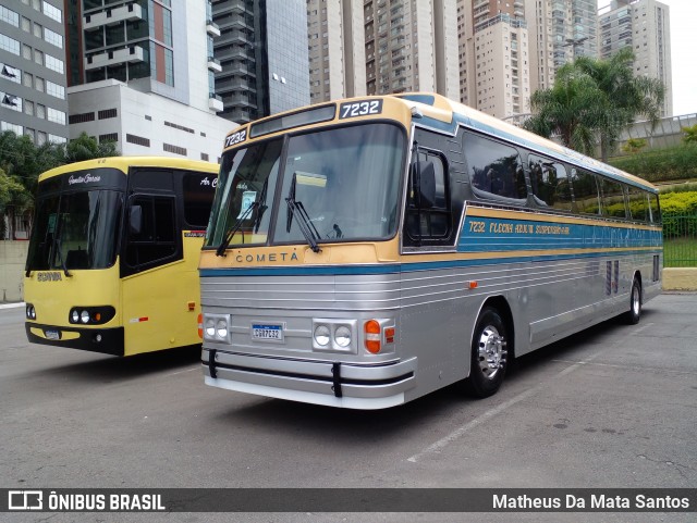 Ônibus Particulares 7232 na cidade de Barueri, São Paulo, Brasil, por Matheus Da Mata Santos. Número da foto: #12660491.