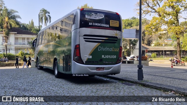 Divina Luz Transportes e Turismo RJ 611.030 na cidade de Petrópolis, Rio de Janeiro, Brasil, por Zé Ricardo Reis. Número da foto: #12660079.