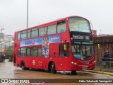 Metroline VW1184 na cidade de Barnet, Hertfordshire, Inglaterra, por Fábio Takahashi Tanniguchi. Número da foto: #12660206.