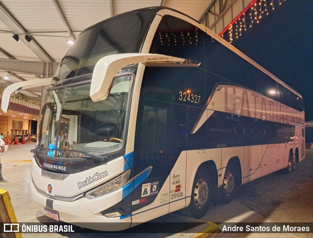 Auto Viação Catarinense 324327 na cidade de Registro, São Paulo, Brasil, por Andre Santos de Moraes. Número da foto: #12662647.