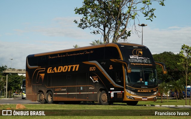 Auto Viação Gadotti 8120 na cidade de Florianópolis, Santa Catarina, Brasil, por Francisco Ivano. Número da foto: #12663753.