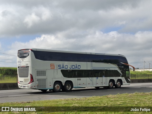 São João Turismo 935 na cidade de Canas, São Paulo, Brasil, por João Felipe. Número da foto: #12663239.