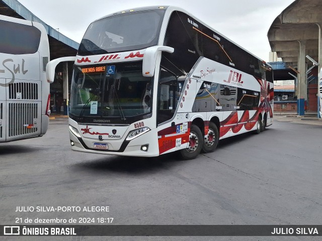 JBL Turismo 8500 na cidade de Porto Alegre, Rio Grande do Sul, Brasil, por JULIO SILVA. Número da foto: #12667560.
