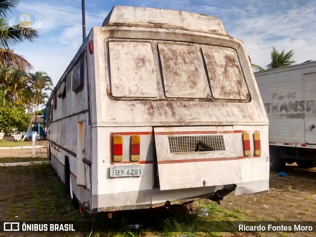 Sucata e Desmanches 6281 na cidade de Guaratuba, Paraná, Brasil, por Ricardo Fontes Moro. Número da foto: #12666048.