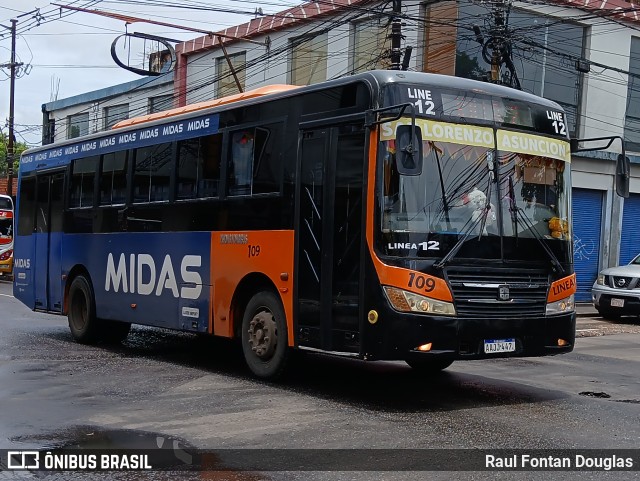 Magno - Línea 12 109 na cidade de San Lorenzo, Central, Paraguai, por Raul Fontan Douglas. Número da foto: #12665901.