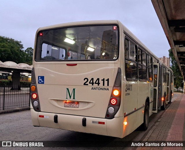 Viação Antonina 24411 na cidade de Curitiba, Paraná, Brasil, por Andre Santos de Moraes. Número da foto: #12665932.
