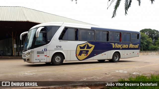 Viação Real 5710 na cidade de Maringá, Paraná, Brasil, por João Vitor Bezerra Destefani. Número da foto: #12665502.