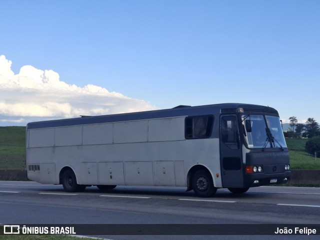 Ônibus Particulares 9514 na cidade de Lorena, São Paulo, Brasil, por João Felipe. Número da foto: #12665827.